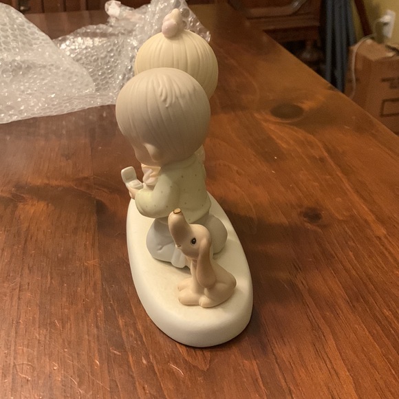 A Precious Moments Porcelain Figurine With This Ring I... - Picture 3 of 16